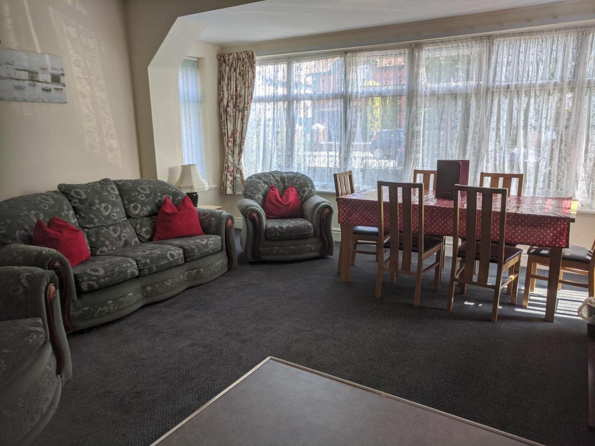 Buile Hill Holiday Flats Лландидно Екстер'єр фото