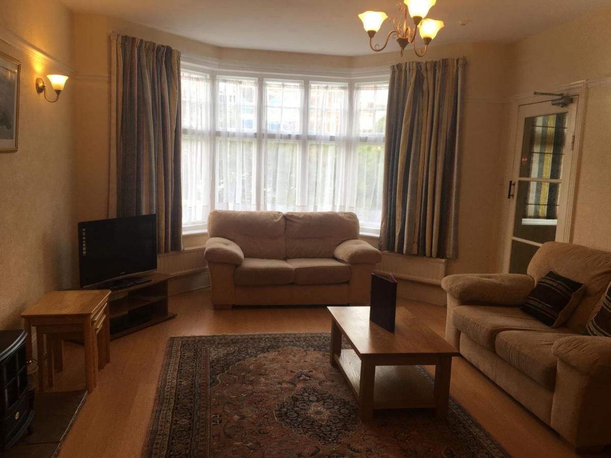 Buile Hill Holiday Flats Лландидно Екстер'єр фото